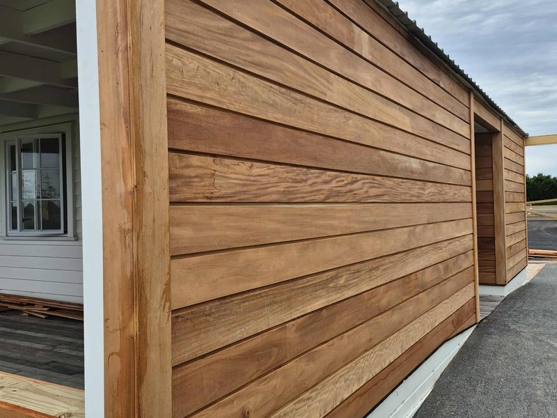 Timber deck privacy screen