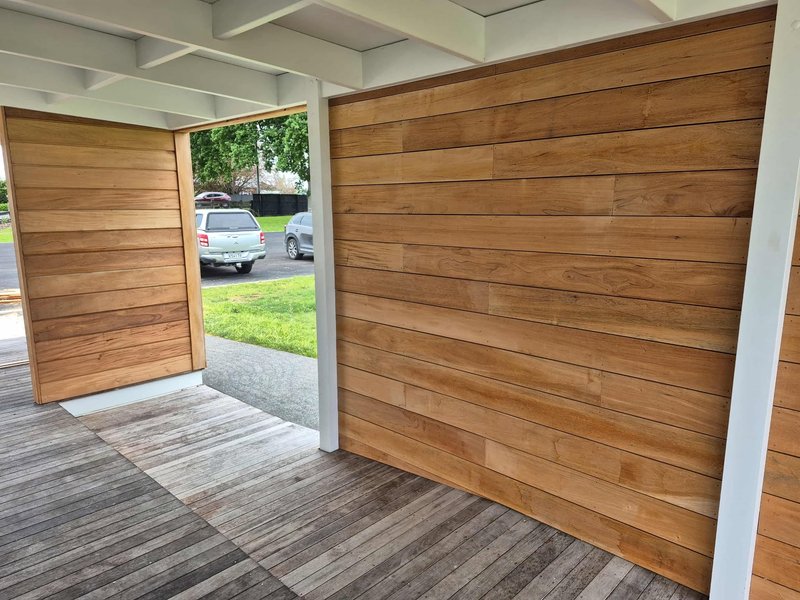 Timber deck privacy screen